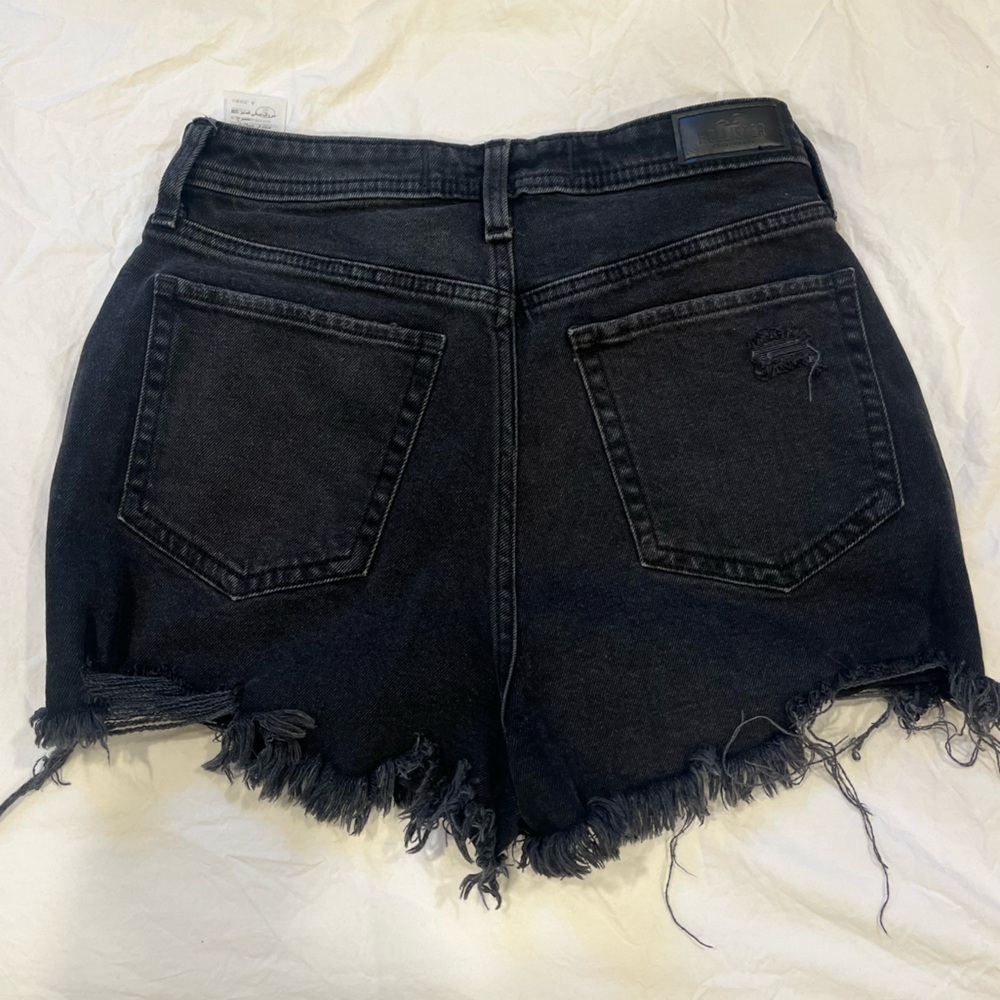 HOLLISTER BLACK JEAN SHORTS